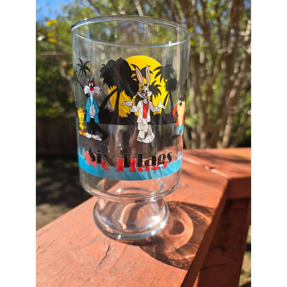 Vintage 1987 Warner Bros Six Flags Looney Tunes Glass Miami Vice 32 oz.